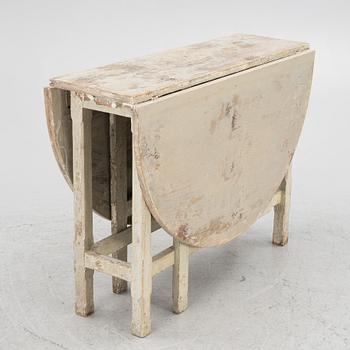 A Gustavian gate-leg table, circa 1800.