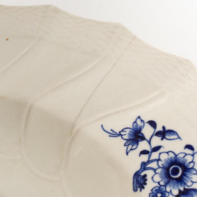 A pair of large serving dishes, unmarked, 19th century.