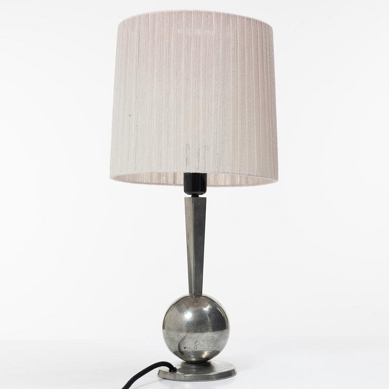 Art Déco, A Swedish pewter table lamp, K.E. & Co, Eskilstuna 1932.