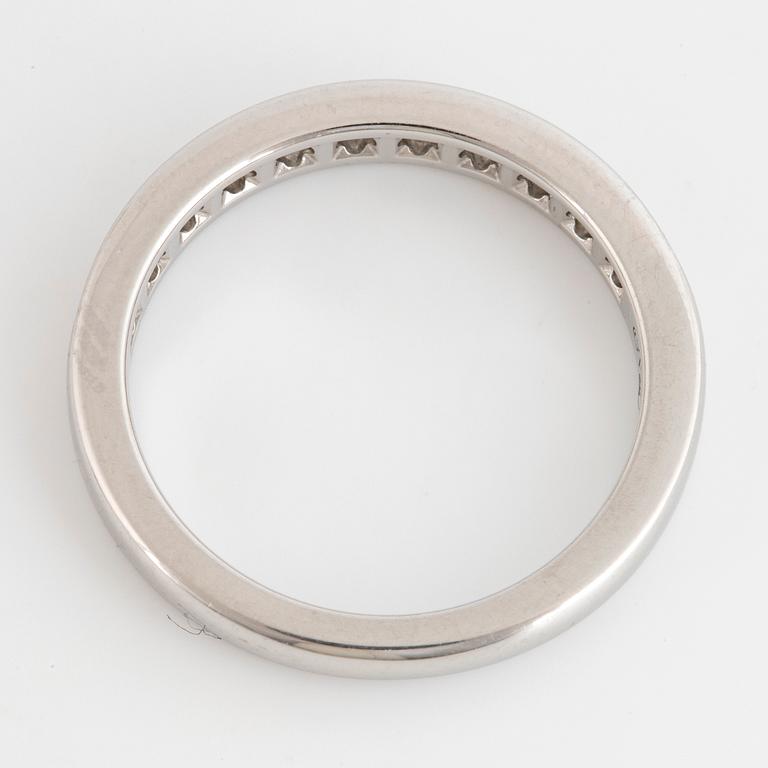 TIFFANY & CO, Ring, allians, platina med briljantslipade diamanter totalt ca 0.44 ct.