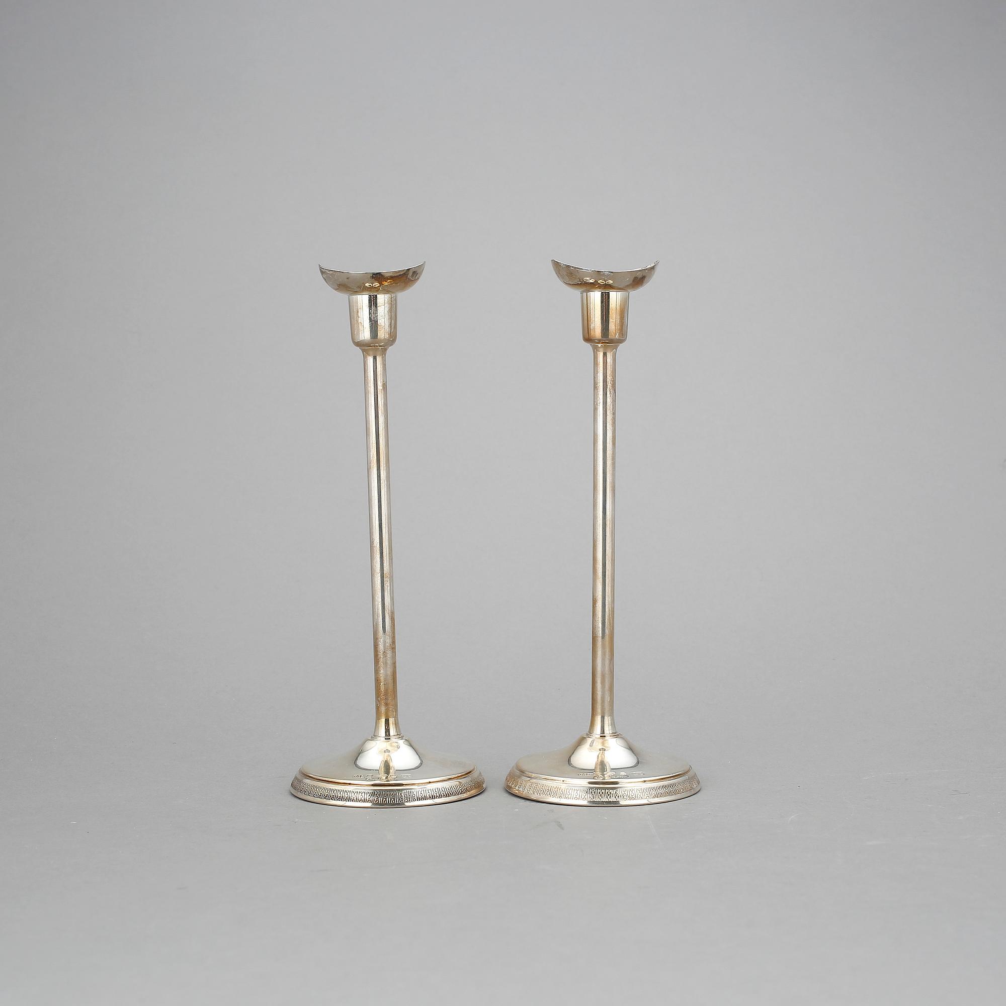 LJUSSTAKAR, ett par, Ainar Axelsson, GAB, Stockholm, 1966. Vikt 186 g.