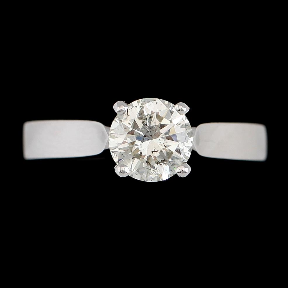 RING, 18K vitguld, solitär briljantslipad diamant ca 1.05 ct. Vikt ca 4 g.