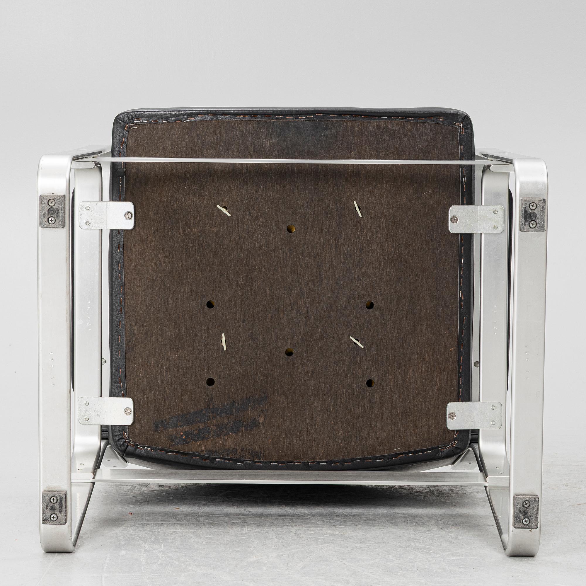 Karl Erik Ekselius, a pair of "Mondo" armchairs, JOC Möbel, late 20th century.