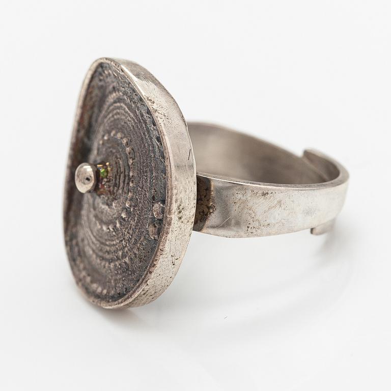 Jorma Laine, A silver ring "Chic". Turun hopea, Turku.