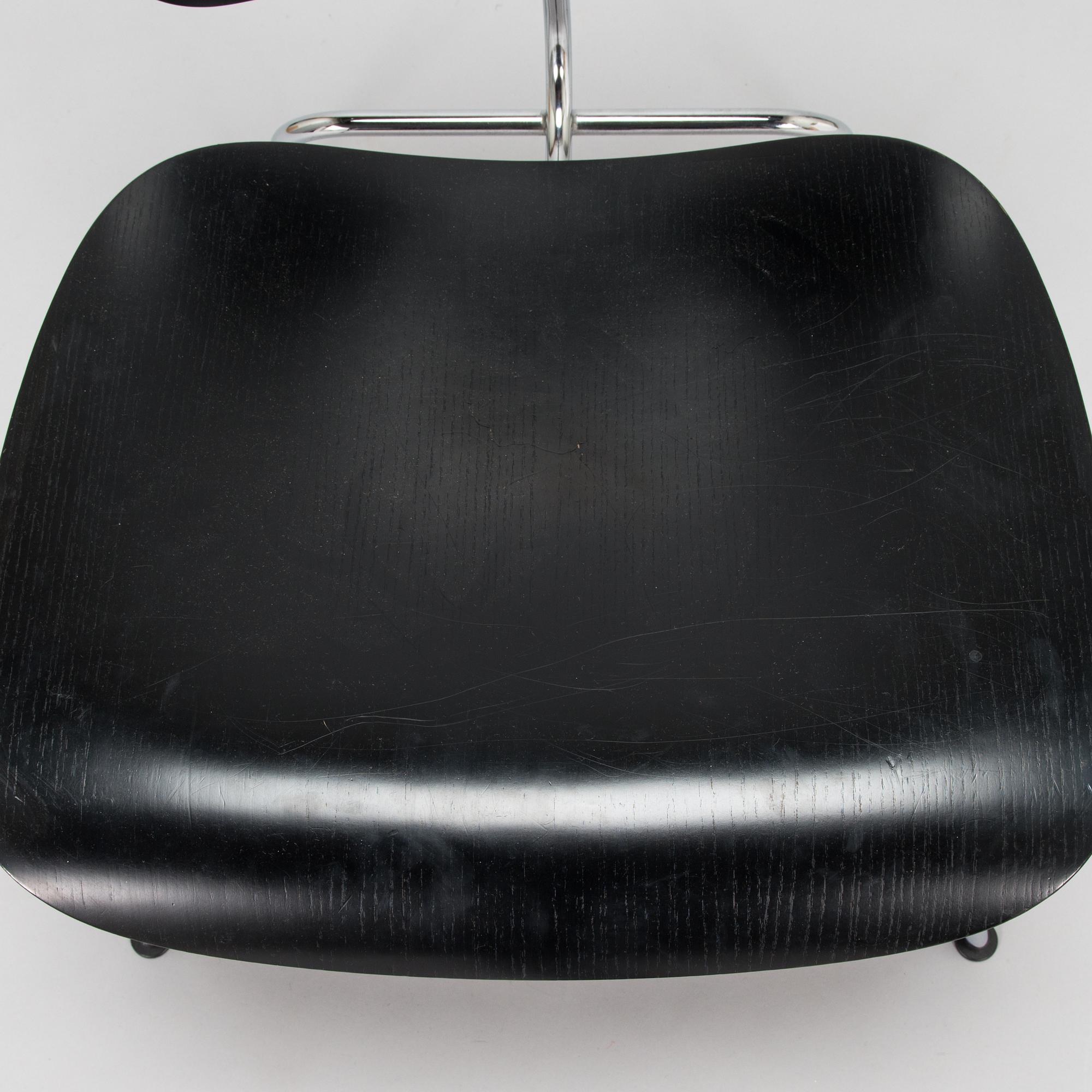 Charles and Ray Eames, ett par fåtöljer, "LCM",  Vitra.