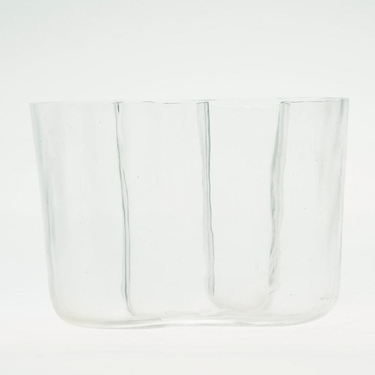 Alvar Aalto, A VASE.