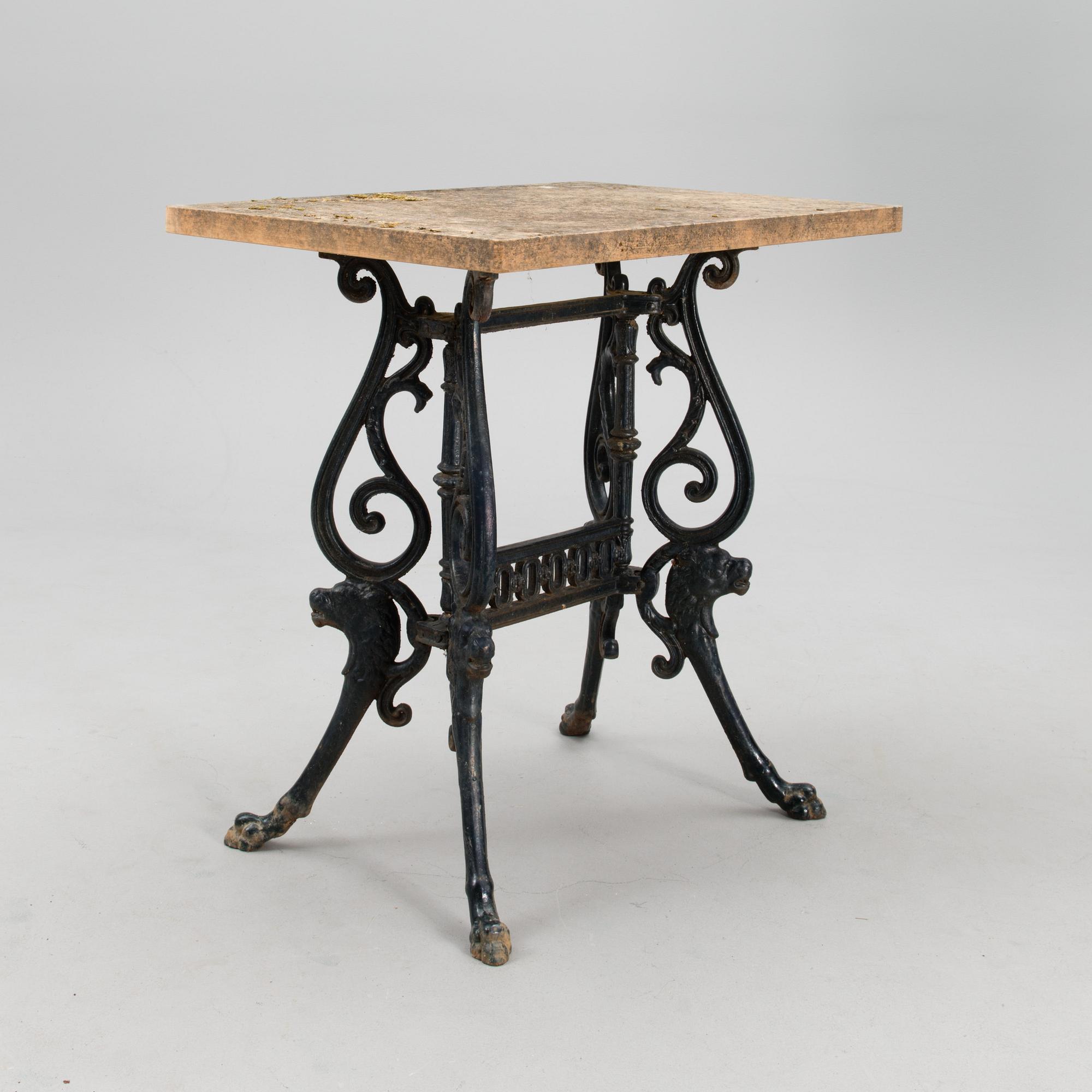 An early 20th century five piece garden suite for Porin Konepaja (Björneborgs Mekaniska Werkstad).