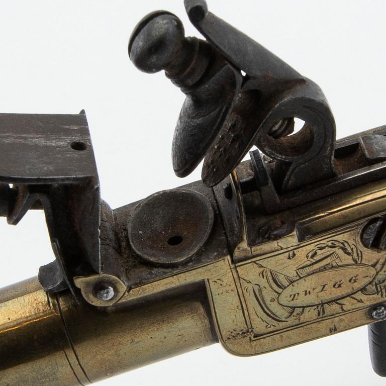 Flintlåspistol John Fox Twigg London, 1700-talets senare del.