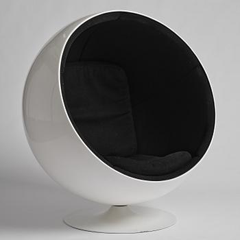 Eero Aarnio, fåtölj, "Åskbollen", Adelta, Finland, efter 1996.