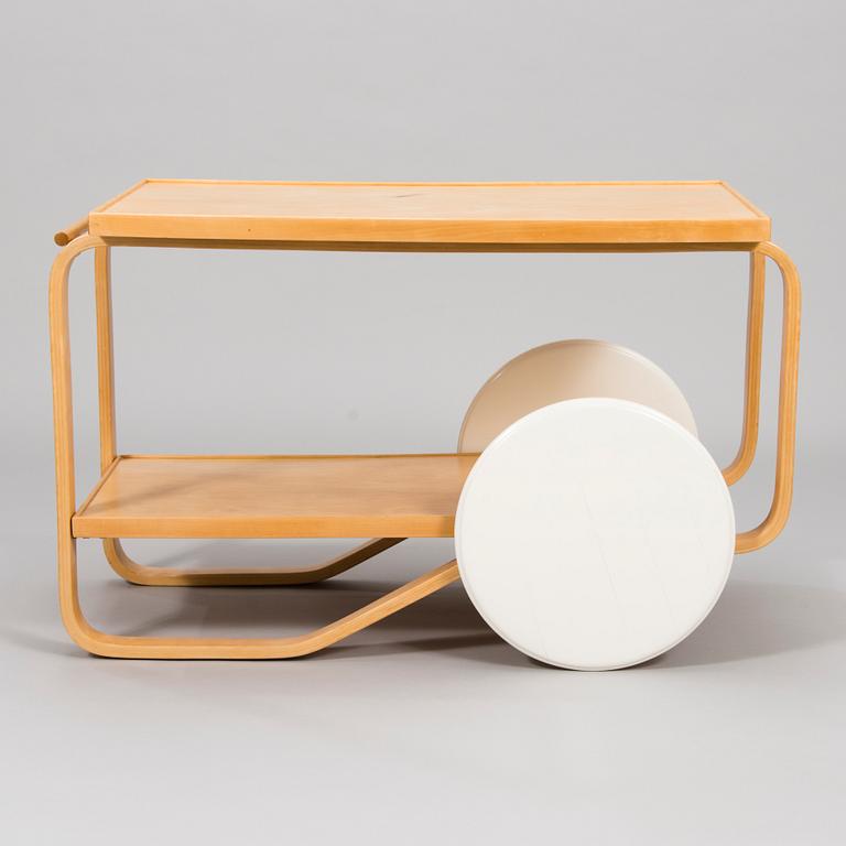 ALVAR AALTO, an early 1940's '98' tea trolley for Oy Huonekalu- ja Rakennustyötehdas Ab, Finland.