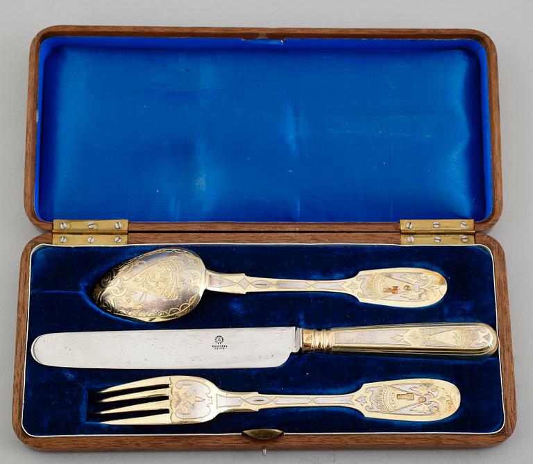 BESTICK, 3 delar, förgyllt silver, Ryssland 1879. Vikt ca 120 gram.