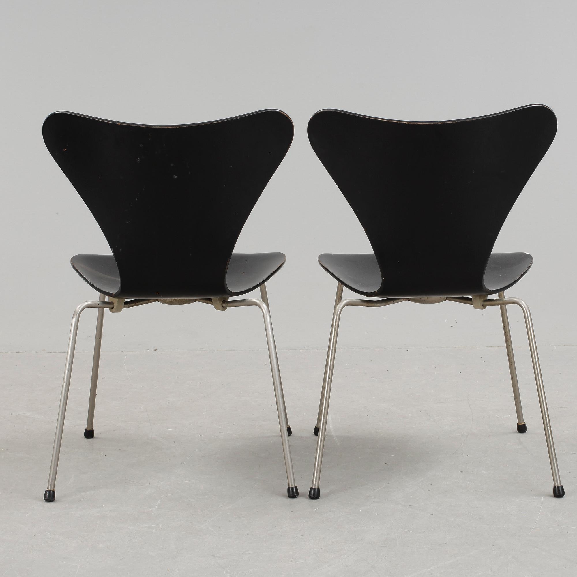 STOLAR, ett par, "Sjuan", Arne Jacobsen, Fritz Hansen.