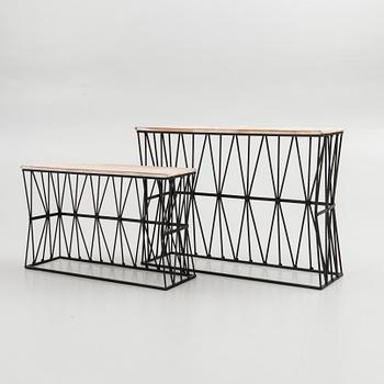 Flower table, 2 pieces, 20th/21st century.