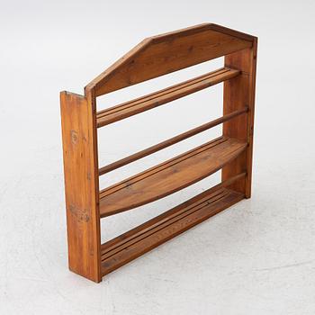 A plate rack, 19th Century.