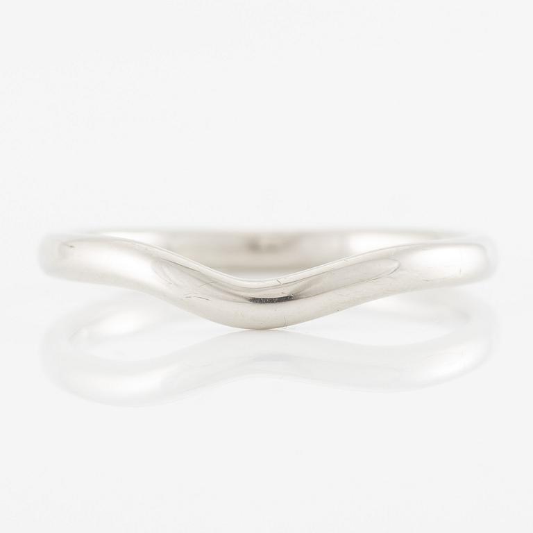 Elsa Peretti, Tiffany & Co, "Curved ring", platinum.