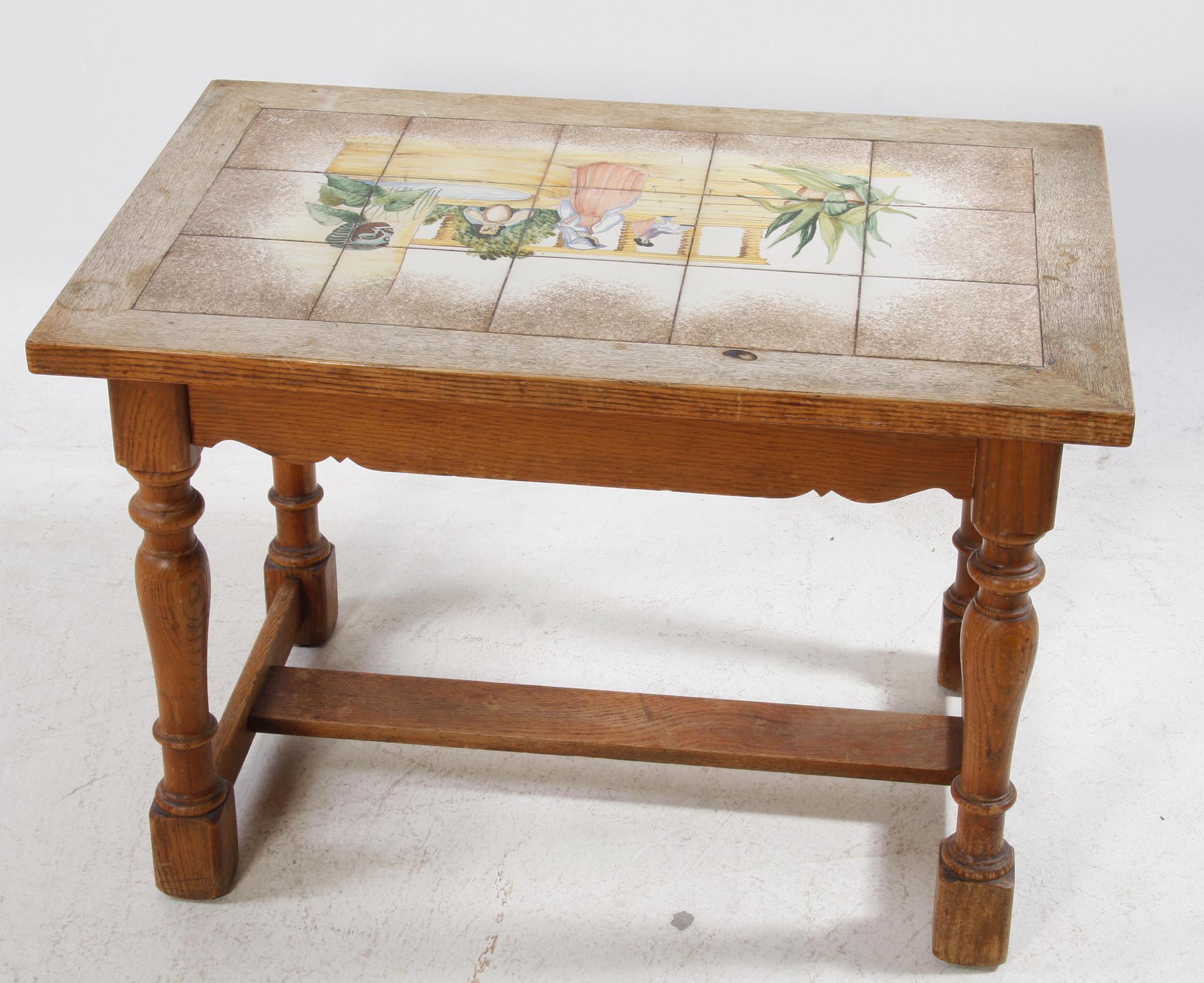 BORD. Barockstil. 1900-tal.