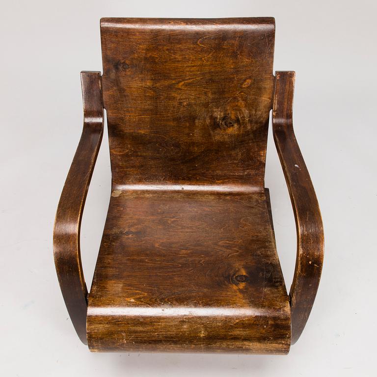 Alvar Aalto, A 1932-1934 'Paimio' armchair for O.Y. Huonekalu-ja Rakennustyötehdas A.B. Finland.