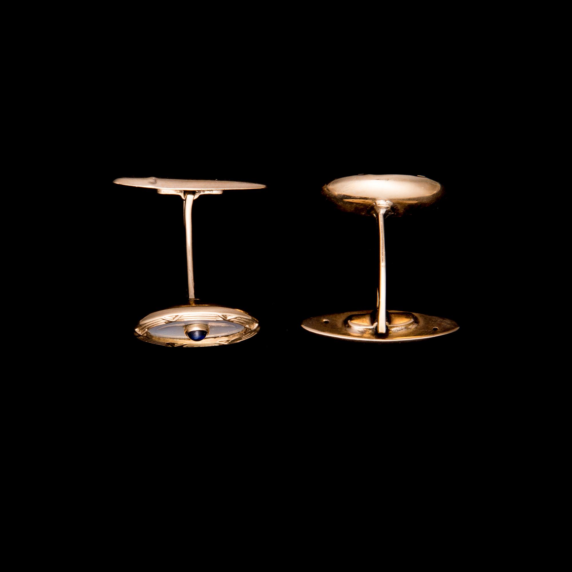 MANSCHETTKNAPPAR, guld 14K, pärlemor, safirer. 1900-talets mitt. Vikt 4,7 g.