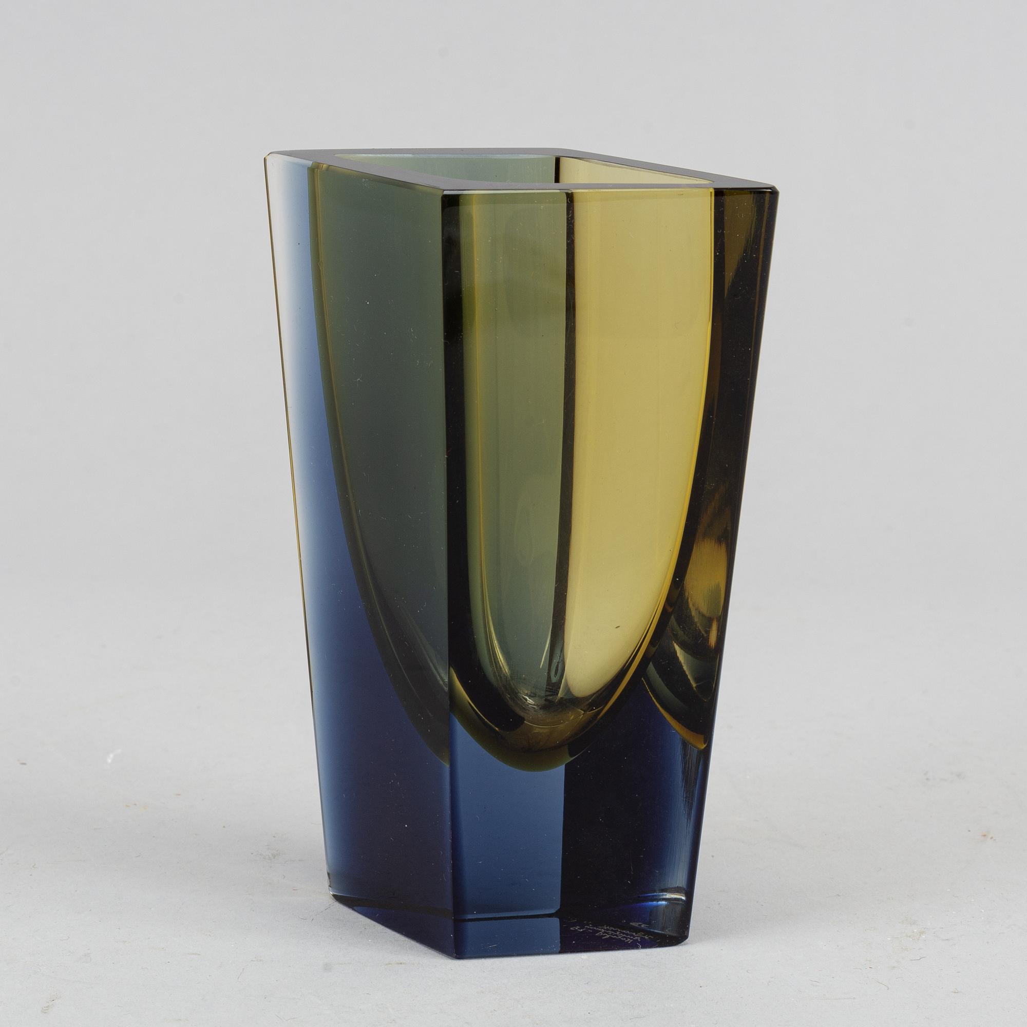 Kaj Frank, a glassv vase, 'Prisma', from Nuutajärvi Notsjö, signed and dated -65.