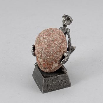 HENRY GUSTAFSSON, skulptur, sten och tenn, 1985. Signerad.