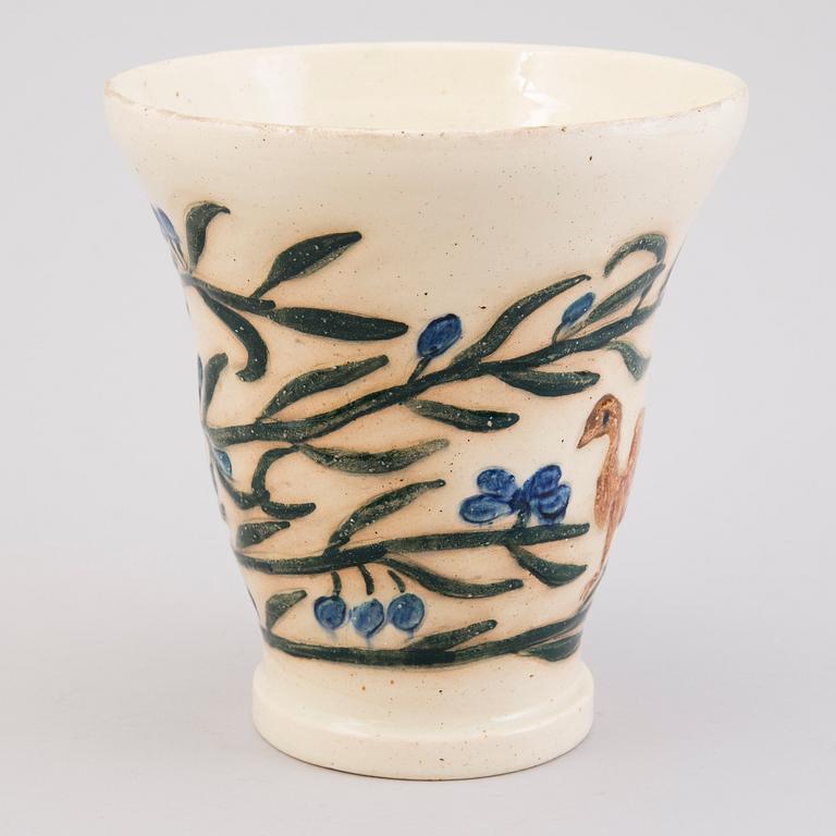 Gerda Thesleff, MALJAKKO, kivitavaraa, signeerattu GT.