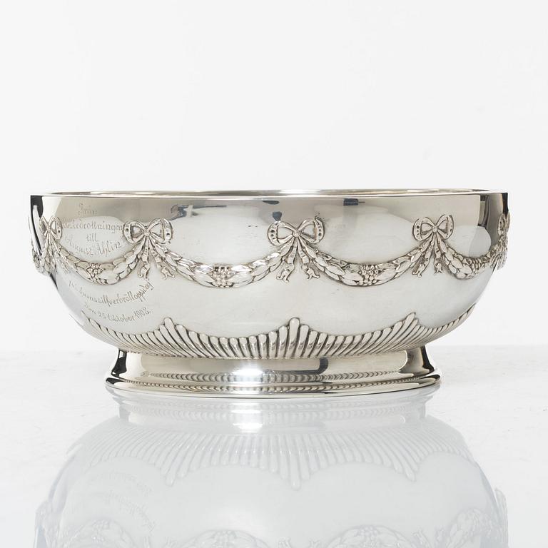 A Swedish silver bowl, marks of CG Hallberg, Stockholm 1906.