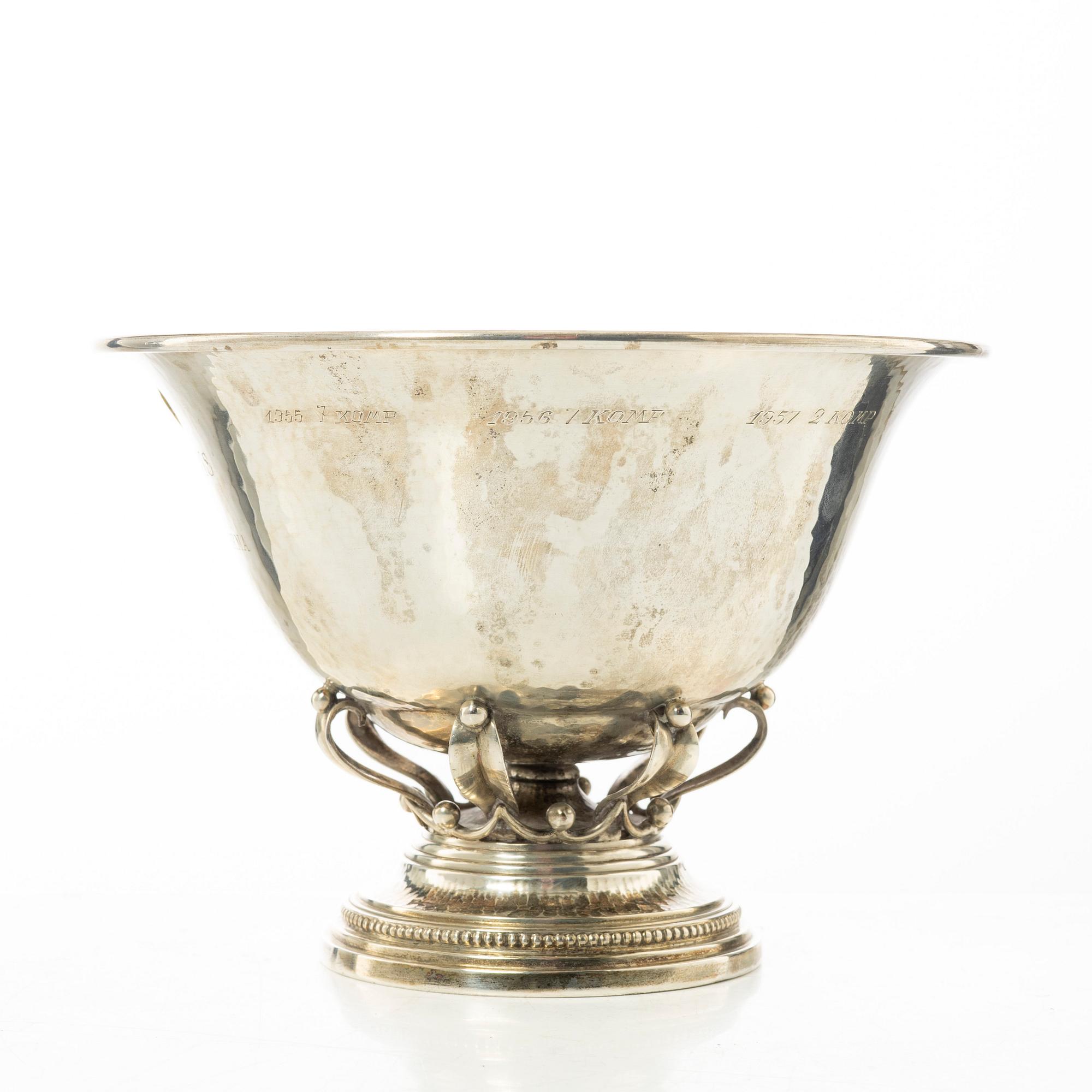 A Hildebrand, skål på fot, silver, Gävle 1923.