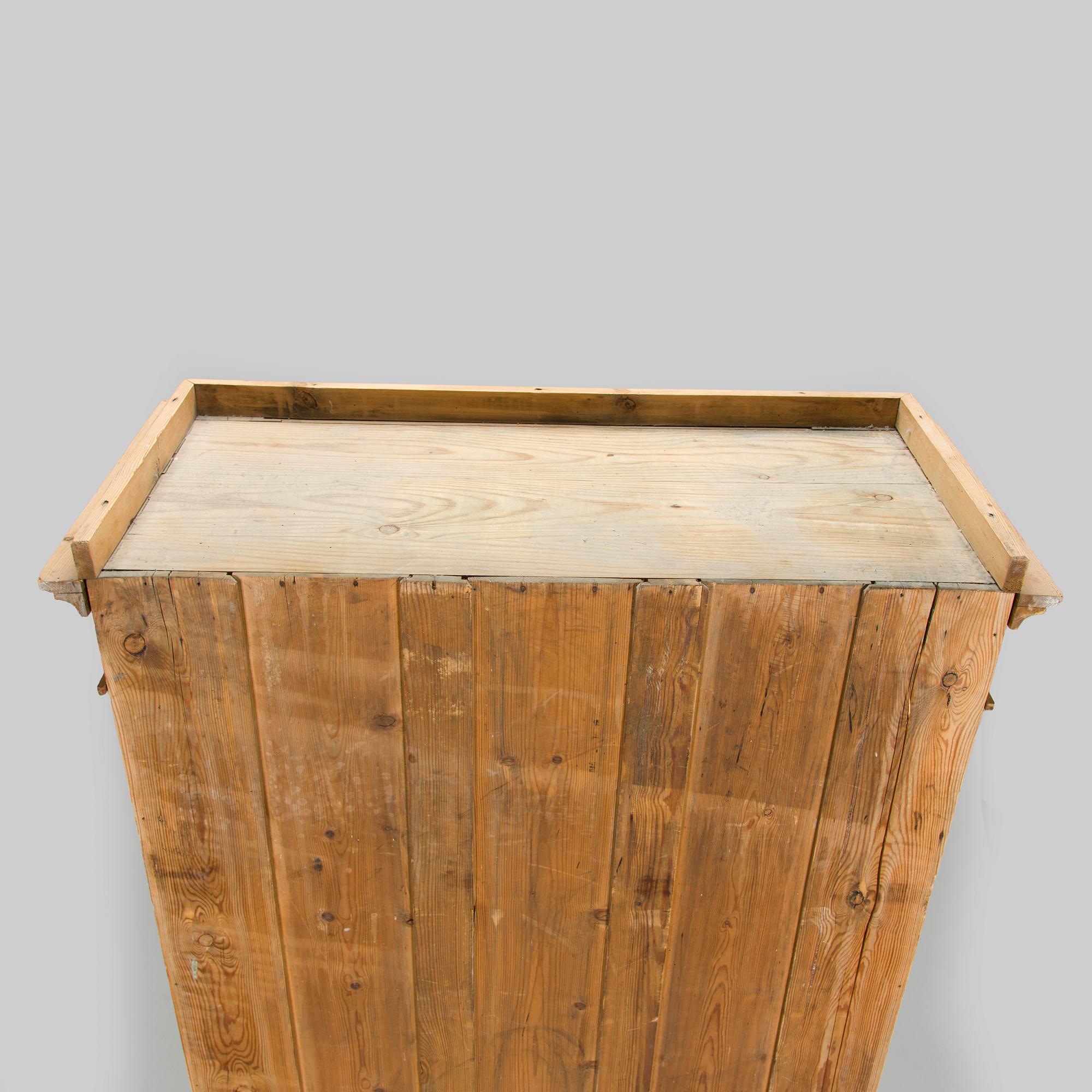 Cupboard. Folk art, Denmark, late 19th century.