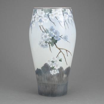 VAS, porslin, Royal Copenhagen, 1900-tal.