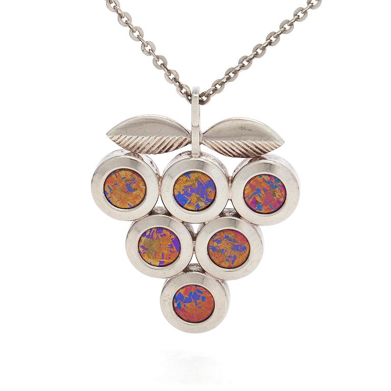 Nanny Still, hänge, silver, titan.