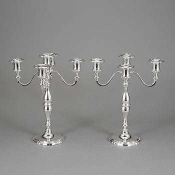 KANDELABRAR, ett par, vitmetall, Würtembergische Metallwaren Fabrik (WMF) Tyskland, omkring 1900-talets mitt.