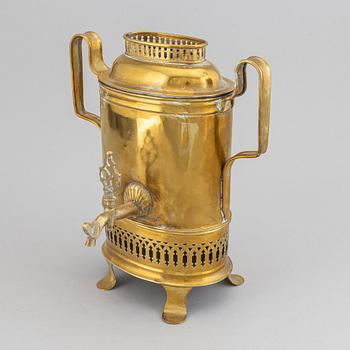 Samovar, mässing, omkring 1900.