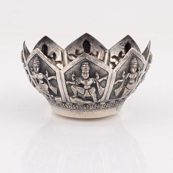 Bowl, silver, probably South America, 20th Century.