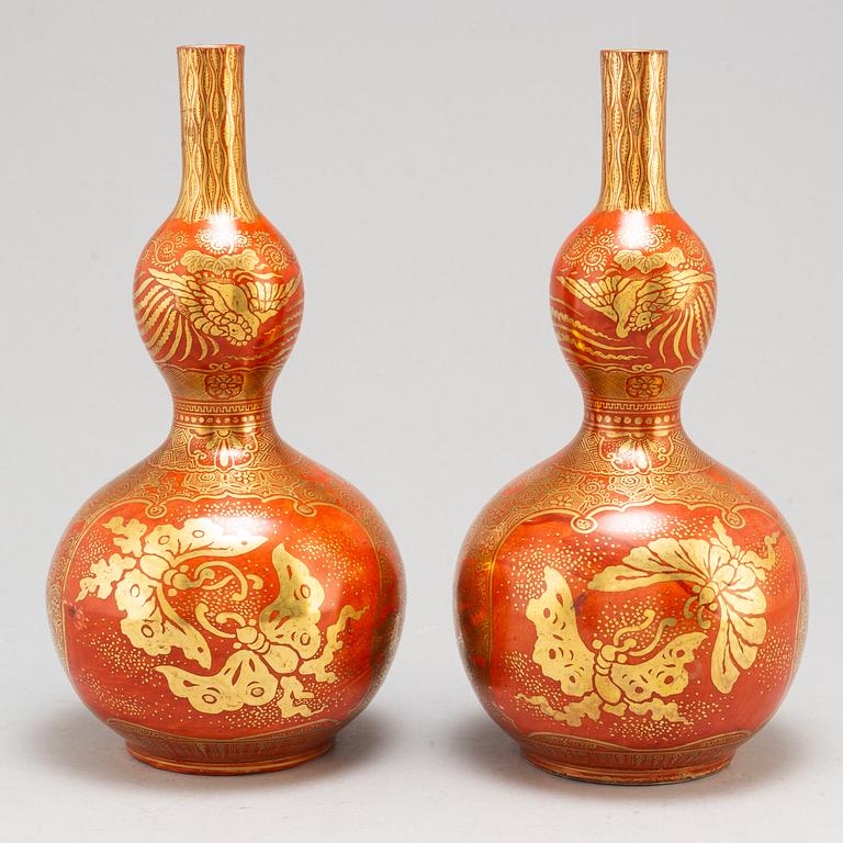 A pair of Japanese vases, early 20th Century.