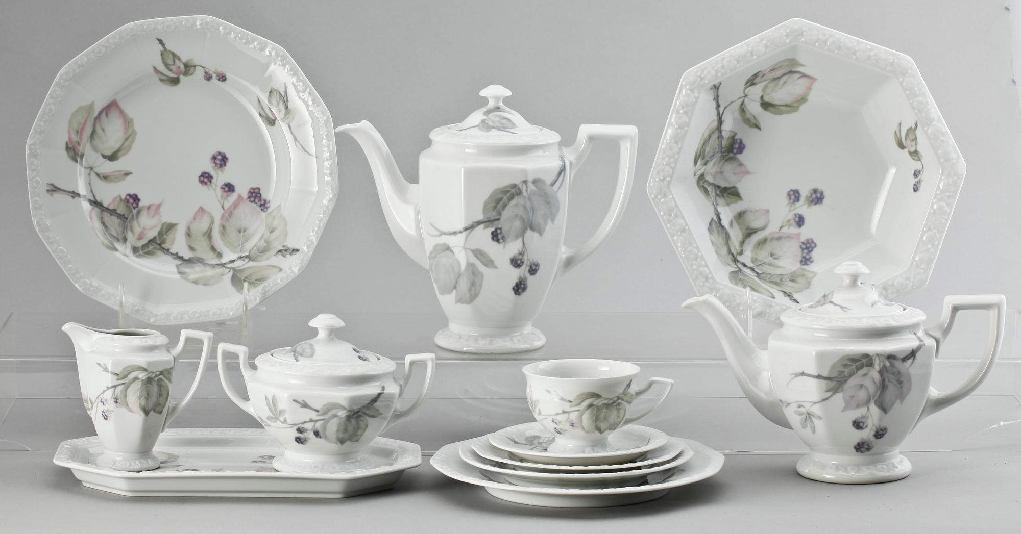 TE- OCH KAFFESERVIS, 31delar, porslin, "Maria Björnbär", Rosenthal.