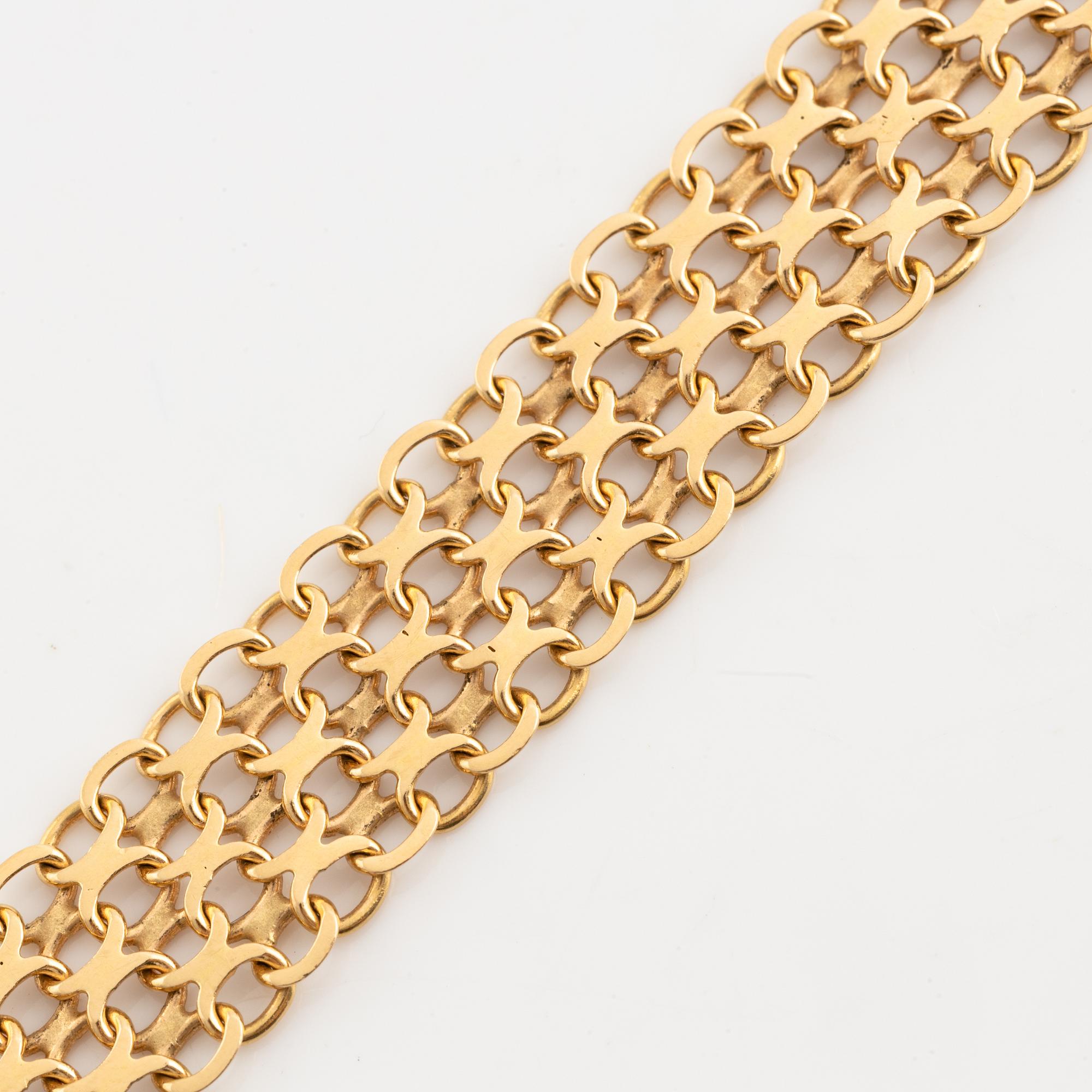 18K gold bracelet.