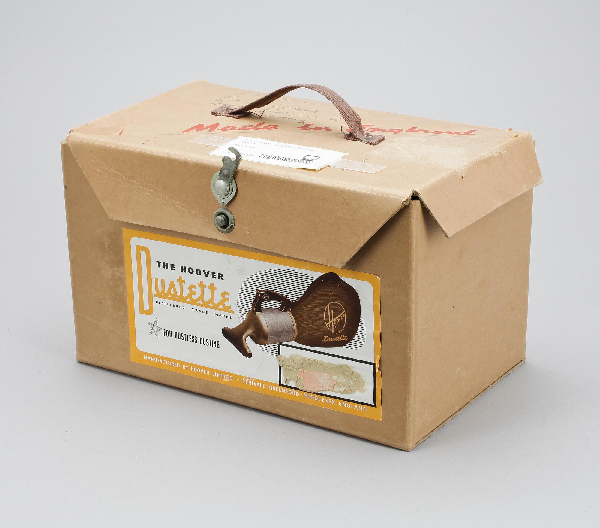 PARTI DOCKSKÅPSMÖBLER, ca 30 delar, tidigt 1900-tal.