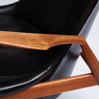 Ib Kofod-Larsen, a pair of black leather 'Sälen' easy chairs, Olof Perssons Fåtöljindustri (OPE), Sweden 1950s-60s.