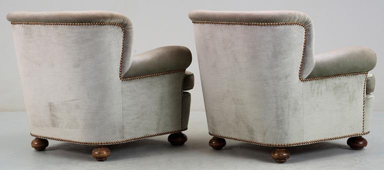 FÅTÖLJER, ett par, 1940-tal.