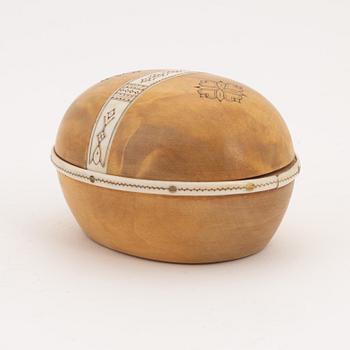 A birch box by Thore Sunna before 1964, signed.