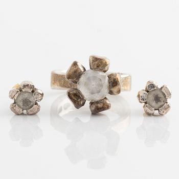 Sandberg, ring with a pair of earrings, silver with white stones.