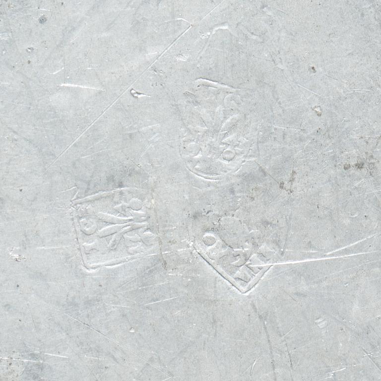 FAT, 7 st, tenn. Rokoko. Bland annat Carl Weigang (1740-1763), Stockholm.