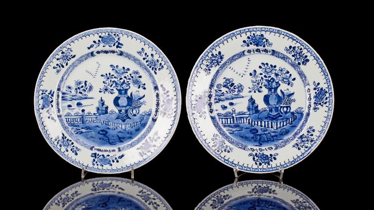 TALLRIKAR, ett par, Qianlong, Kina, 1700-tal.