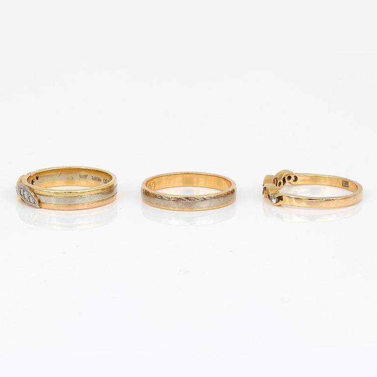 RINGAR, 3st, 18K guld och små diamanter. Total vikt ca 8g.