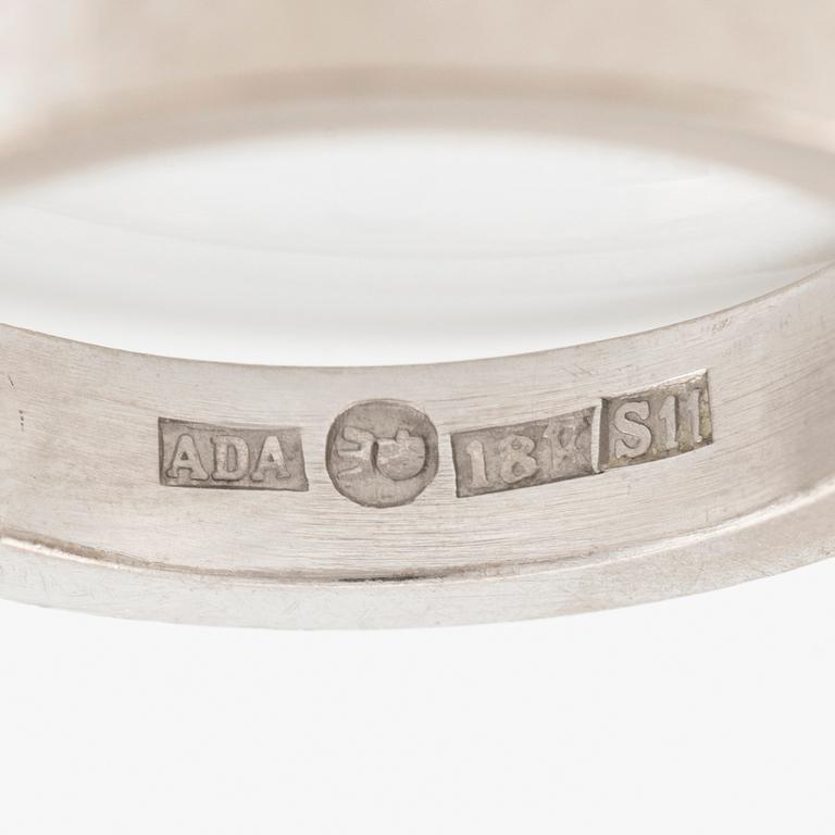 Ring in 18K white gold with a round brilliant-cut diamond.