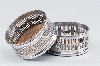 COASTERS, ett par England, nysilver, 1900-talets första hälft.