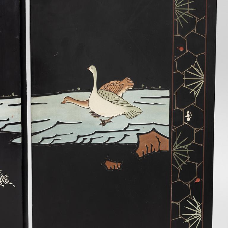 Vikskärmar, ett par, Kina, 1900-talets andra hälft.