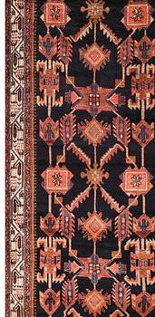 Gallerimatta, Hamadan, ca 495 x 103 cm.