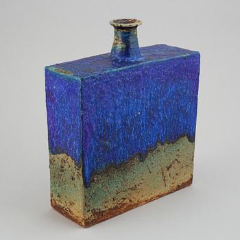 Annikki Hovisaari,a ceramic vase, for Arabia, signed.
