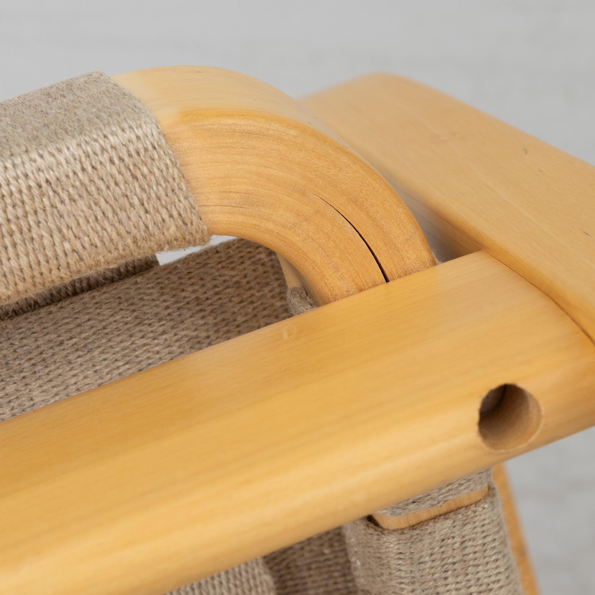 Alvar Aalto, Karmstolar, ett par, modell 45, Artek, Finland.